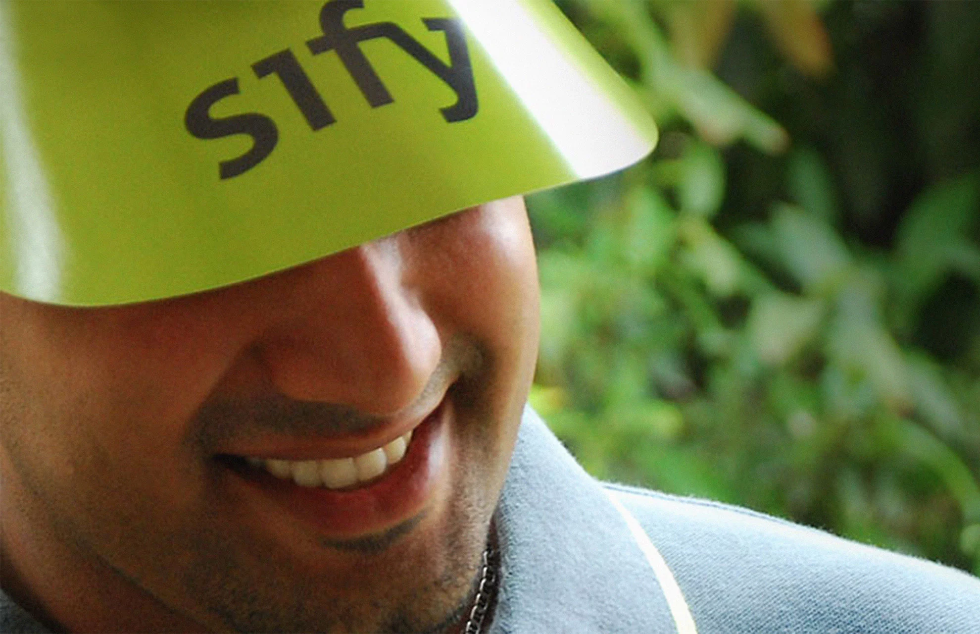 lopez-design-sify-happy-man-green-logotype-branding