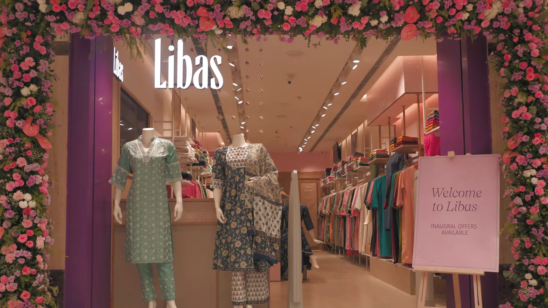 Lopez-Design-LIBAS-New Branding-Retail-Store-Front