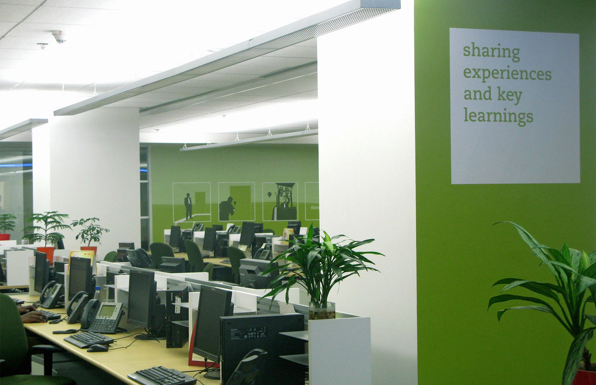 lopez-design-mercer-noida-office-space-green