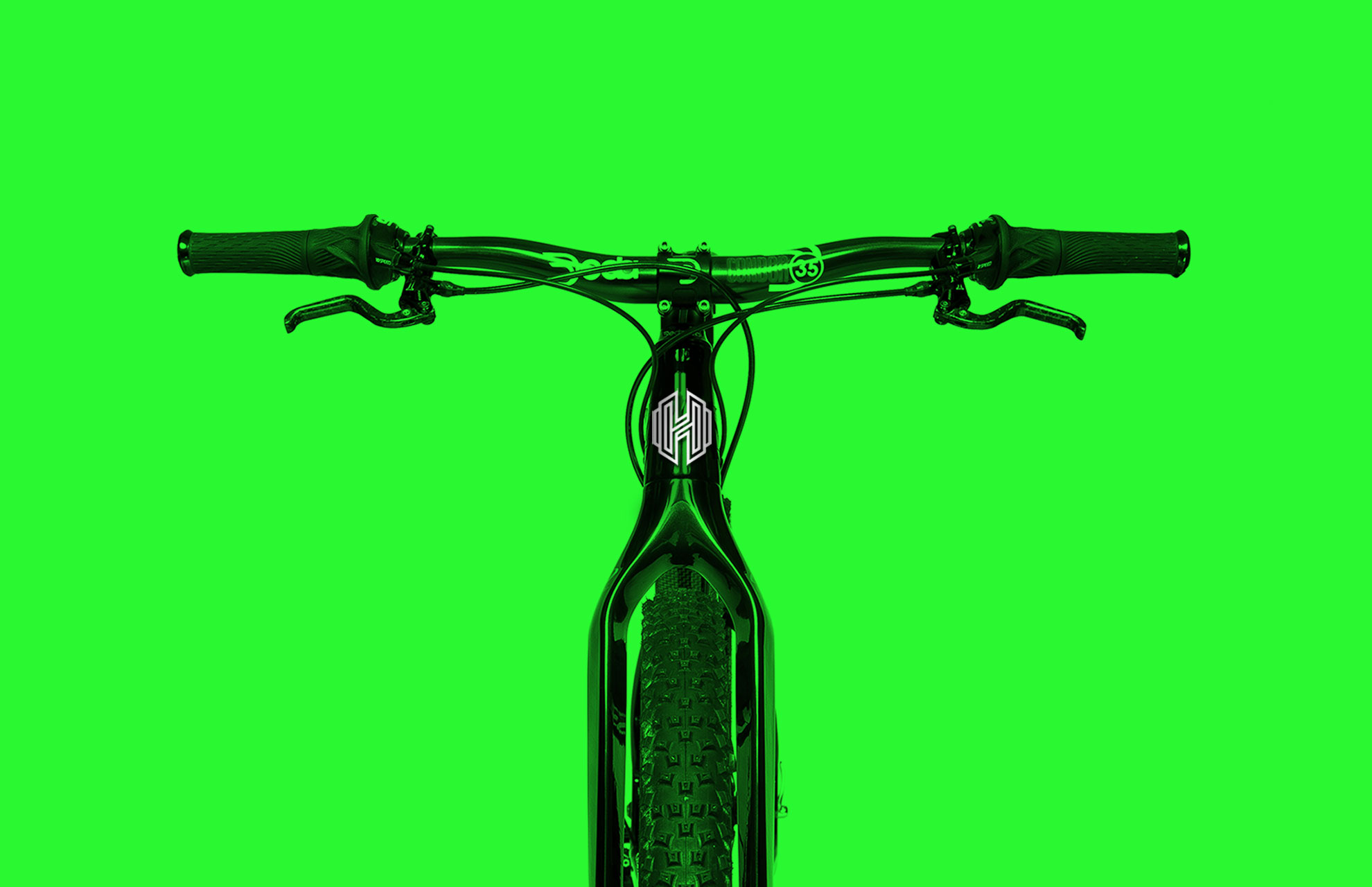 lopezdesign-hercules-cycle-photography-green-bg-bikes